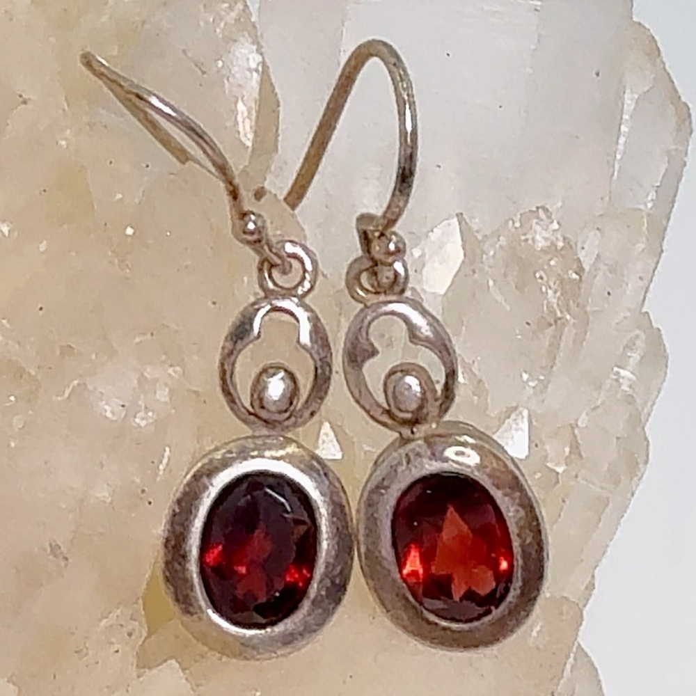 Elegant Silver and Red Garnet Gemstone Earrings! - Picture 2 of 2